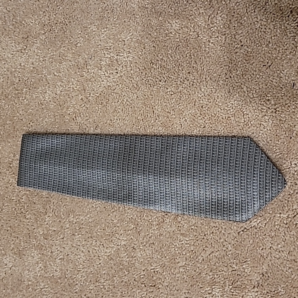Silver tie